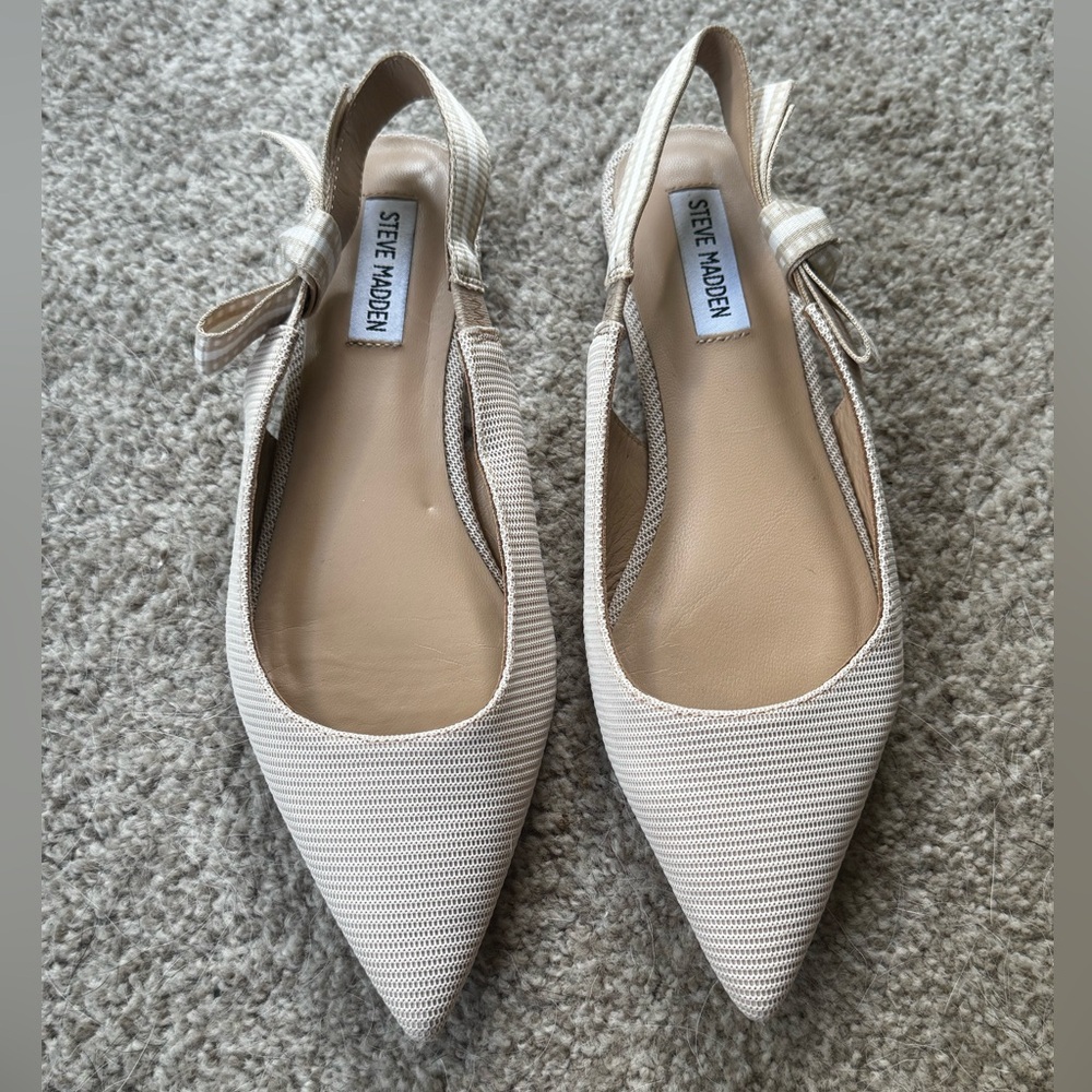 Steve Madden Women's Beige Pointed Flats